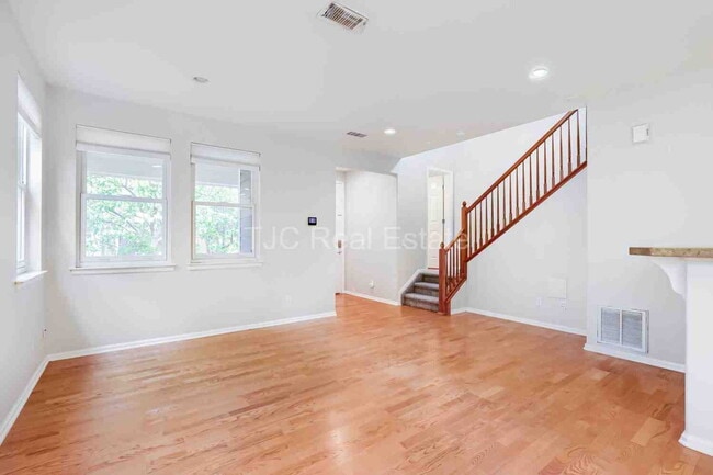 Building Photo - 3427 Florence Way