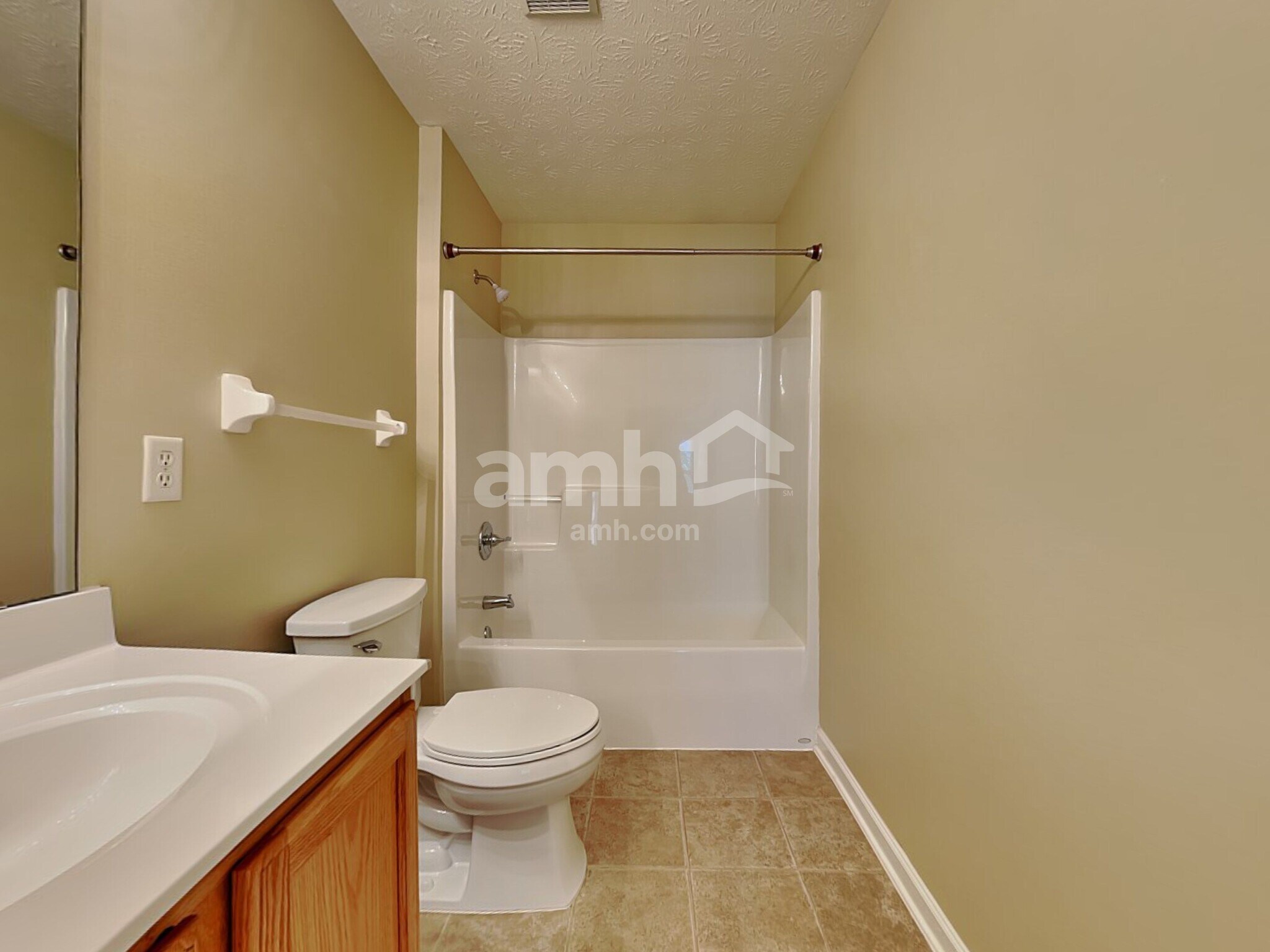 Building Photo - 2452 Featherston Ct