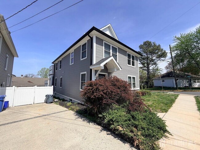 Building Photo - 4 Wilcox Ave