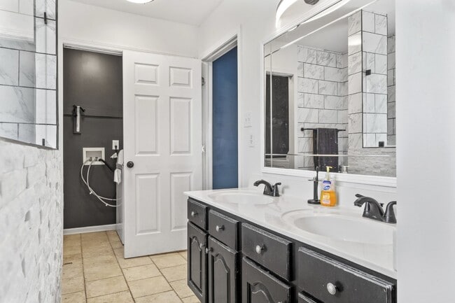 Building Photo - 212 Quail Creek Ct
