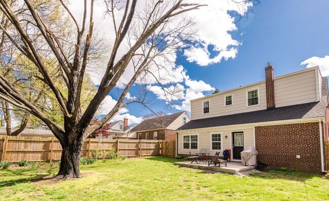 Building Photo - 4712 Fitzhugh Ave