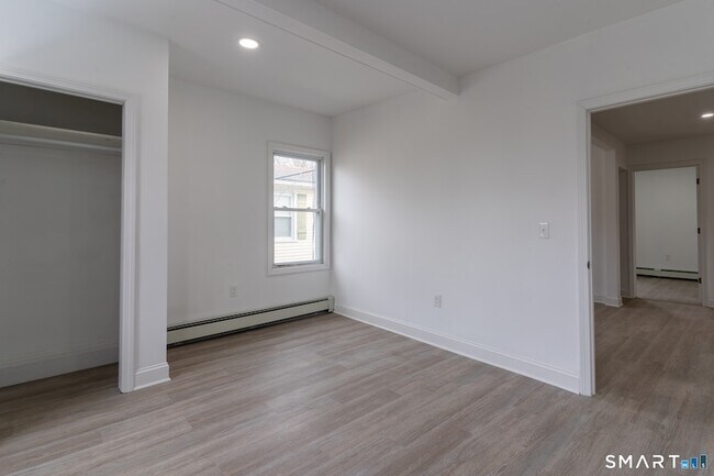 Building Photo - 77-79 Hanford Avenue Unit