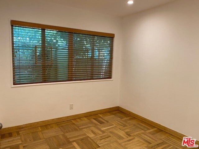 Building Photo - 5180 Village Green