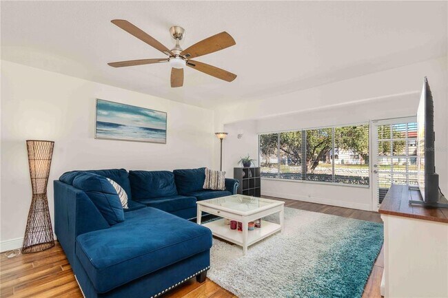 Building Photo - 1750 Belleair Forest Dr