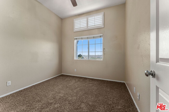 Building Photo - 1010 S Farralon Ln