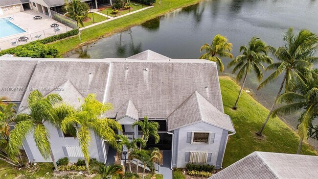 Building Photo - 1211 S Independence Dr