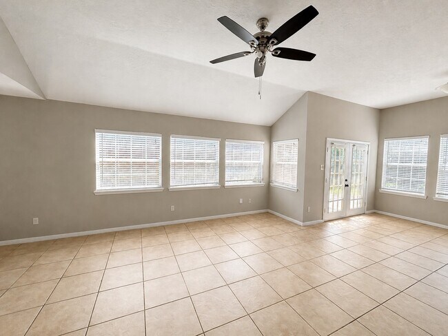 Building Photo - 7142 River Garden Dr