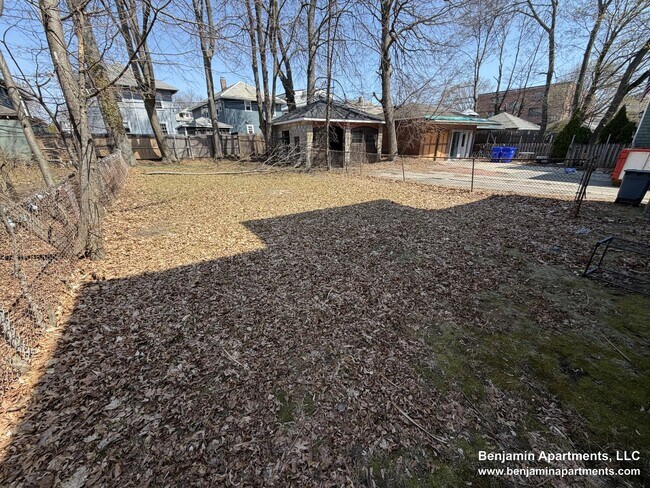 Building Photo - 23 Moraine St