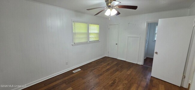 Building Photo - 3111 Revere St