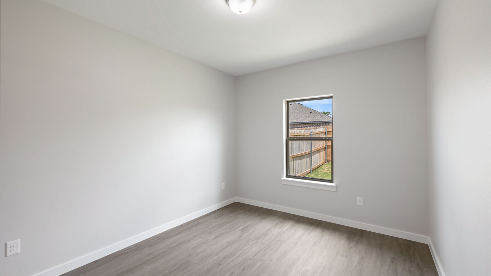 Room 1 - 1303 Antelope Trl