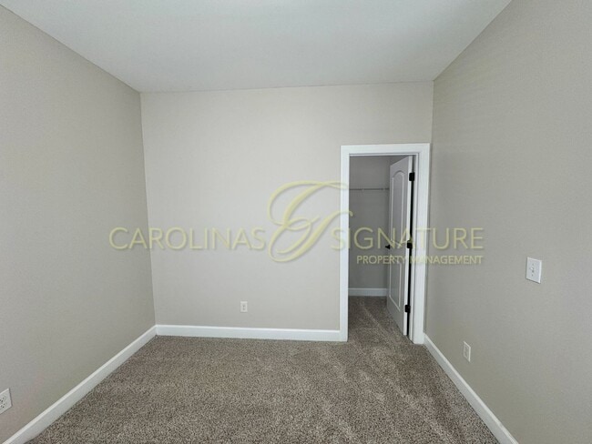 Building Photo - Move-In Ready Family Home. Prime Location, Updated Features