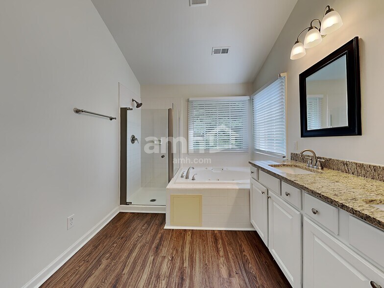 Building Photo - 2875 Gray Moss Dr