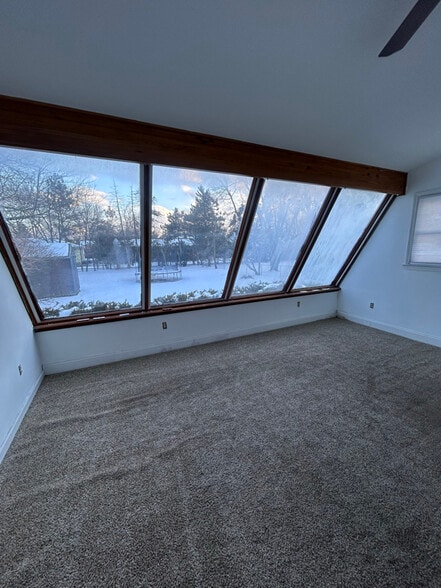 Building Photo - 3 Rondack Rd