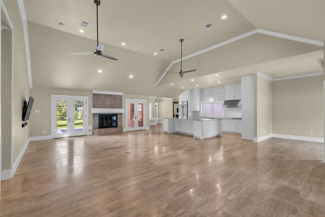 Building Photo - 3461 Pine Acres Dr