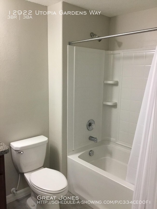 Building Photo - 12922 Utopia Gardens Way