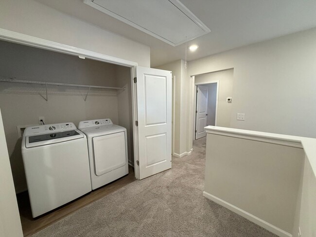 Building Photo - Move In Ready Townhome in Marshview Commons