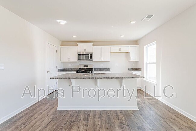 Building Photo - 816 Wolverine Ln