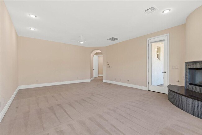 Building Photo - Exclusive 5-Bedroom Estate on the 12th Hole of Arroyo Golf Course in Red Rock Country Club
