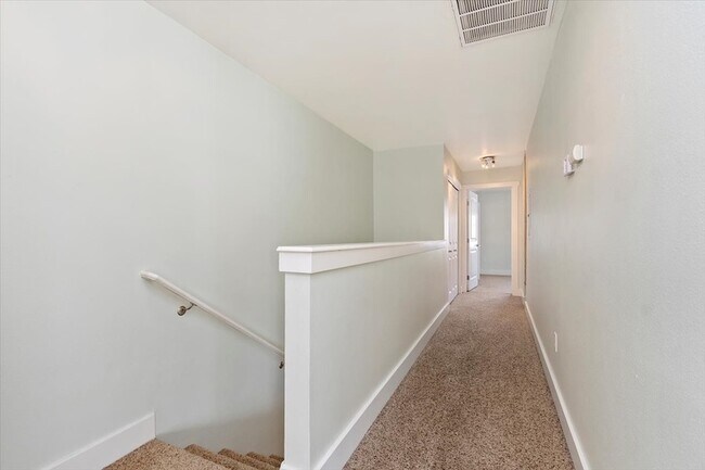 Building Photo - 9947 W Rosecroft Ct