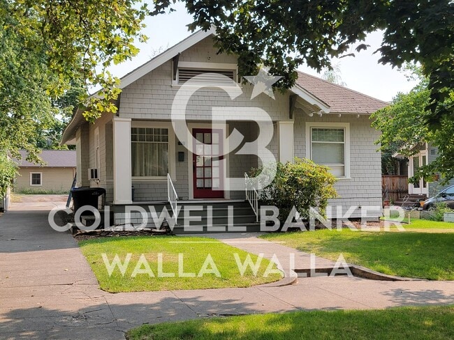 Primary Photo - Recently updated single family home