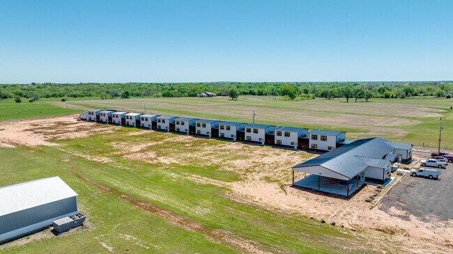 Building Photo - 12571 Highway 77 - 103