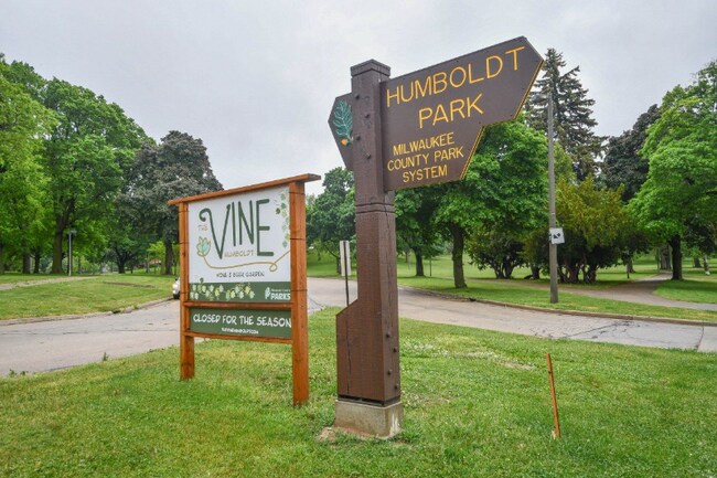 Building Photo - 3151 S Quincy Ave