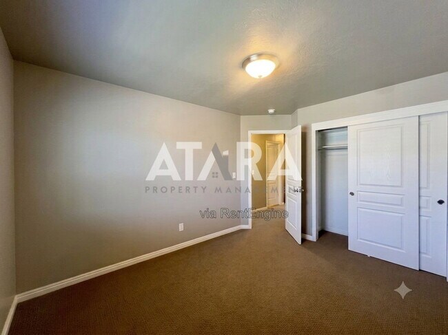 Building Photo - 5285 W Hampstead Ln