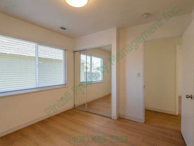 Building Photo - 3428 San Marino Ave