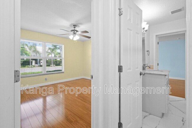 Building Photo - 244 Greymon Dr