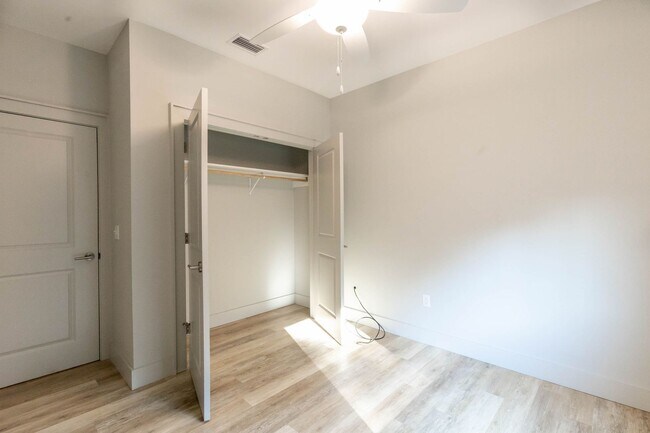 Building Photo - RARE 3 BEDROOM 2 BATH CONDO AT THE INLET -...