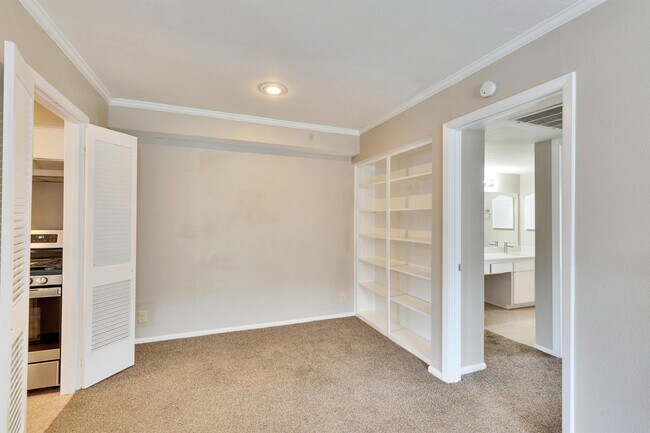 Building Photo - 7920 Rockwood Ln