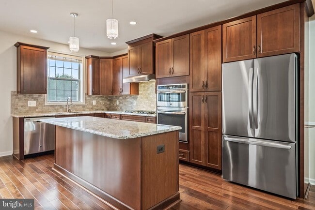 Building Photo - 22569 Norwalk Square