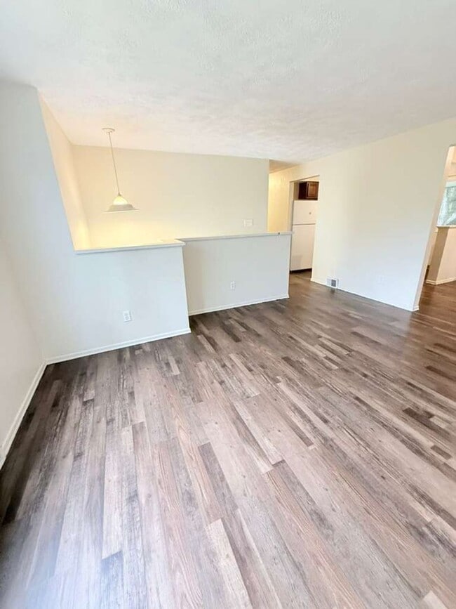 Building Photo - Beautiful UPDATED 3bd 2ba Home in Penn Hills!
