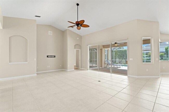 Building Photo - 7806 Drayton Cir