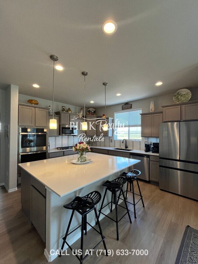 Building Photo - 9656 Feathergrass Dr