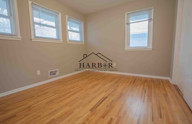 Building Photo - Single Family Home in SW Rochester with Fu...