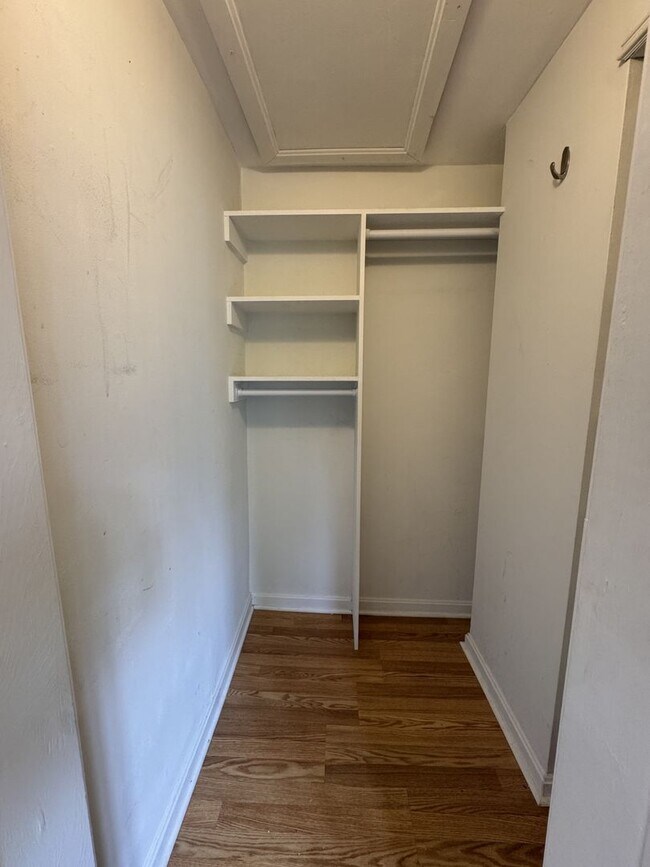 Building Photo - Centrally Located 1BR/1BA in Georgetown