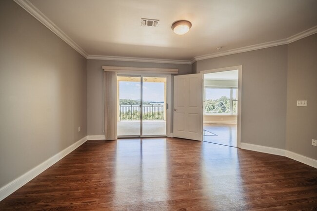 Building Photo - Fall special - Harbor Crest condo for rent