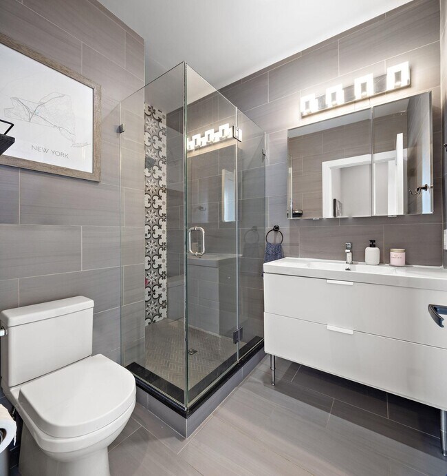 Building Photo - 142 Charles St