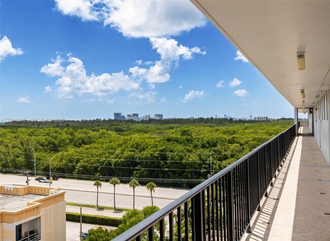 Building Photo - 2903 N Miami Beach Blvd