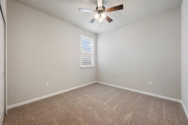 Building Photo - 505 Blue Sage Dr