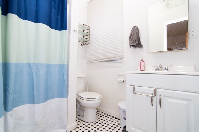 Building Photo - Allston 2bed close to BU available 9/1/2026 $3000/month