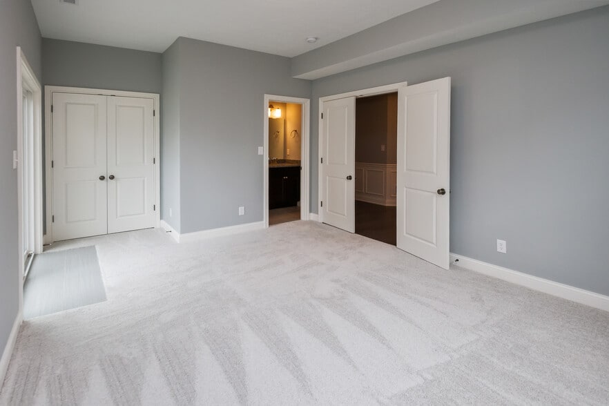 Building Photo - 15295 Mystic Rock Dr