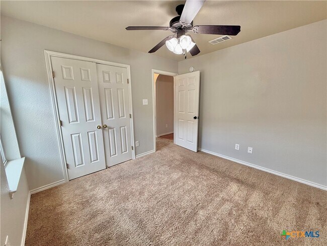 Building Photo - 2409 Vernice Dr