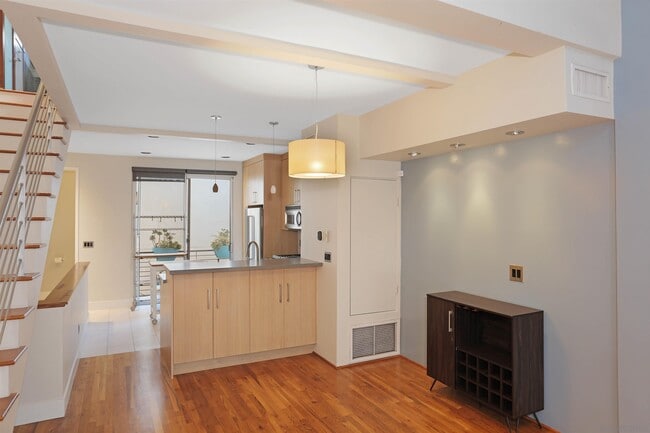 Building Photo - 1575 Kettner Blvd