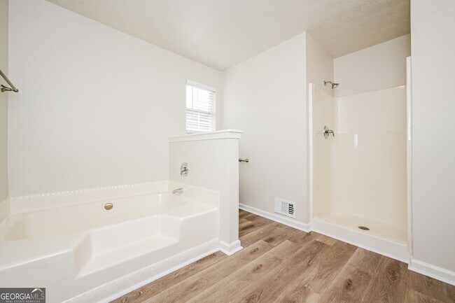 Building Photo - 5236 Bailey Dr