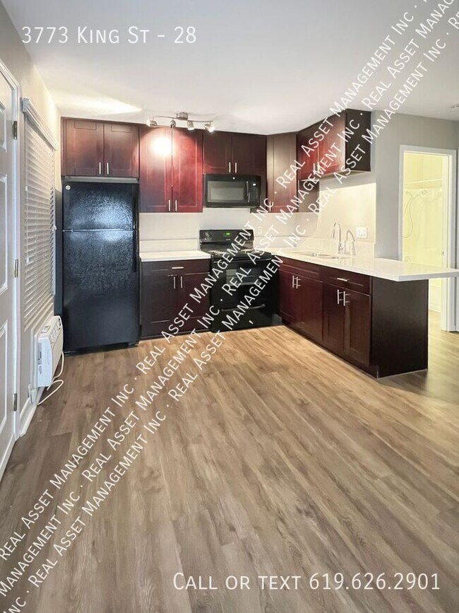 Building Photo - 3773 King St