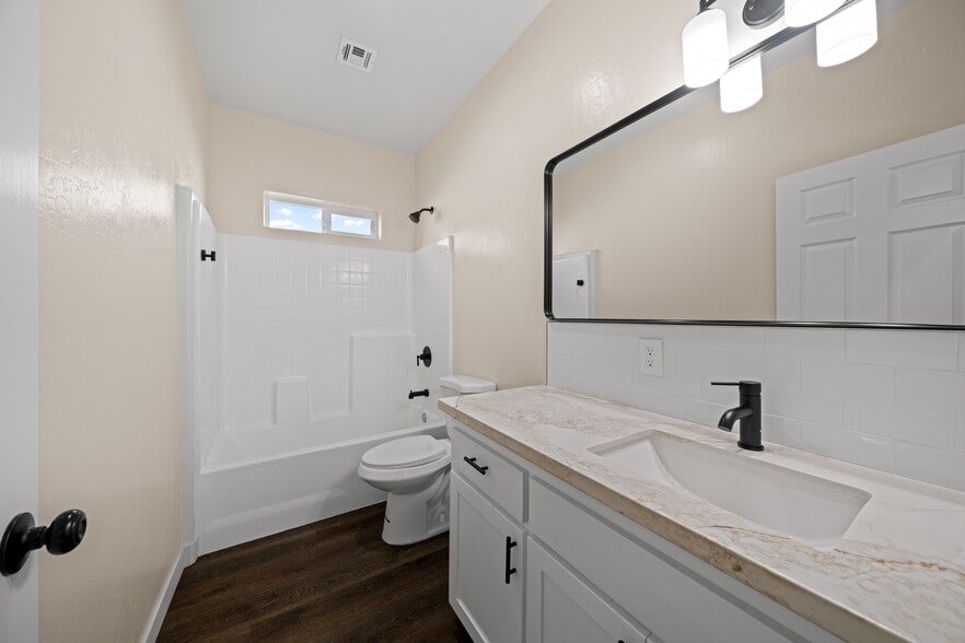 Building Photo - 3409 Lotus Ln