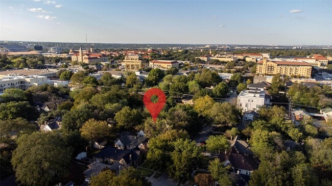 Building Photo - One side of Duplex Available- 2 Bedroom- 1 Bath Tudor Minutes from TCU- 76109