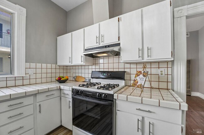 Building Photo - 517 Branciforte St